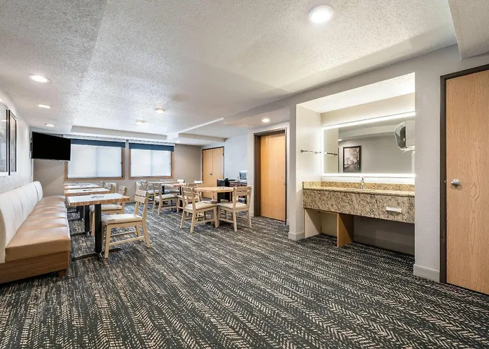 Americinn By Wyndham Dickinson